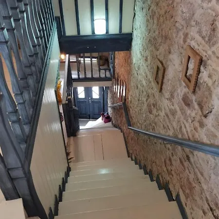Sare Konukevi * Ayvalı